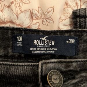 Hollister Ultra High-Rise Dad Jeans